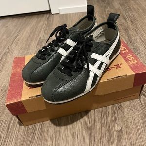 Onitsuka Tigar shoes women size 5.5 dark green brand new